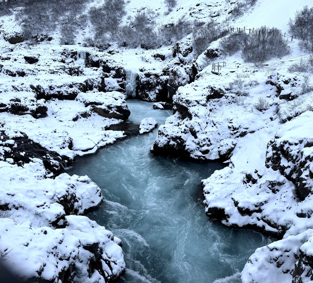 On Re-reading Cloud Atlas: The Pattern Beneath the Pattern 1 Iceland Water